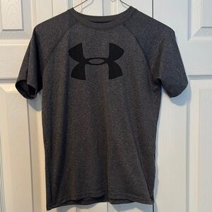Under Armour Gray Short Sleeve Tee with Black Logo NWOT